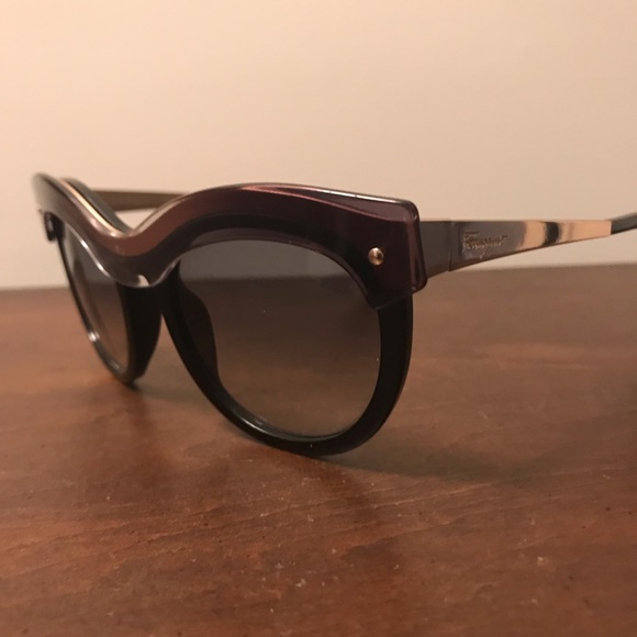 Salvatore Ferragamo Sunglasses - Picture 2 of 3